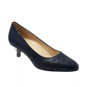 Trotters Kiera Leather Pumps in Navy size 6.5M